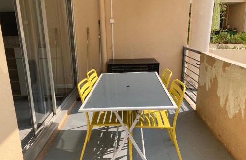 Sete Apartamento | Appartement T2 climatisé 4 personnes piscine et parking privée