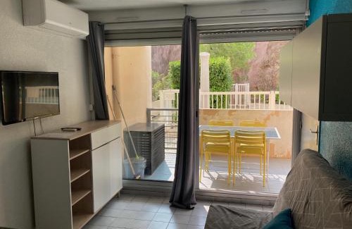 Sete Apartamento | Appartement T2 climatisé 4 personnes piscine et parking privée