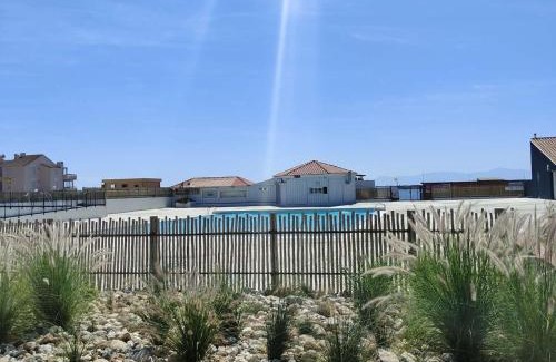 Le Barcares Apartamento | Appartement T2 confortable pour 4 pers, RDC, terrasse, parc arboré, piscine, WIFI, parking gratuit - FR-1-195-4