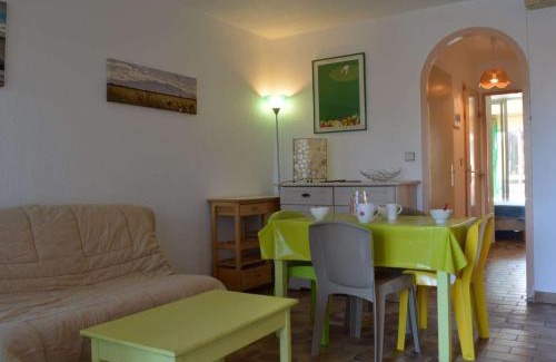 Saint-Cyprien Plage Apartamento | Appartement T2 Cabine 6 pers proche plage, parking, BBQ - FR-1-225D-4