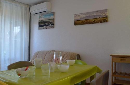 Saint-Cyprien Plage Apartamento | Appartement T2 Cabine 6 pers proche plage, parking, BBQ - FR-1-225D-4