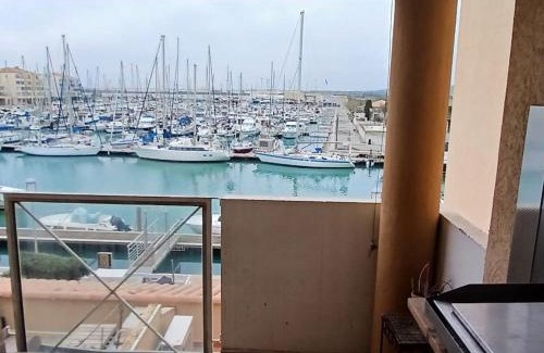 Frontignan Apartamento | Appartement T2 Frontignan-Plage, 6 pers, vue port, parking inclus - FR-1-785-17