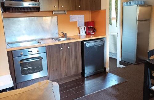 Jausiers Apartamento | Appartement T3 Mezzanine pour 6 Pers. avec Piscine et Sauna à Jausiers, Château des Magnans - FR-1-165B-9