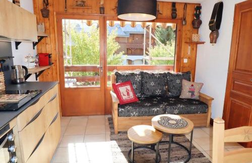 Samoens Apartamento | Appartement T3 rénové, lumineux, balcon et parking au centre du village de Samoëns - FR-1-624-73