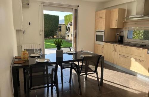 Cebazat Apartamento | appartement tout confort dans villa avec piscine