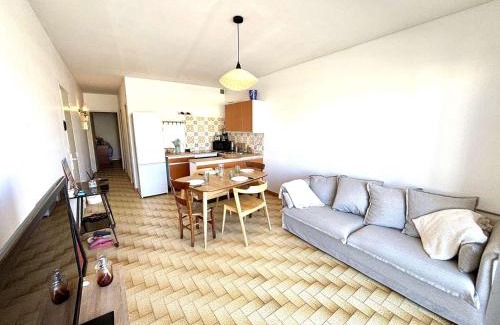 Port-la-Nouvelle Apartamento | Appartement traversant, proche plage, 2 balcons, pets ok, ménage inclus, jusqu’à 8 pers, Port-la-Nouvelle - FR-1-229C-94