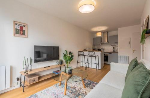 Tourcoing Apartamento | Appartement une chambre avec parking et balcons