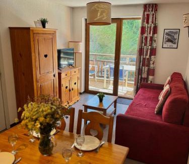 Vars Apartamento | Appartement Vars sur les pistes de ski avec piscine