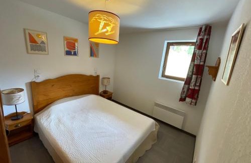 Vars Apartamento | Appartement Vars sur les pistes de ski avec piscine
