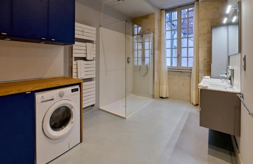 Nevers Apartamento | Appartement Vivier - les suites du palais, parking privé, vue cathédrale,2 chambres, by PRIMO C0NCIERGERIE