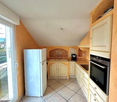 Vetraz-Monthoux Apartamento | Appartement vue sur le Chateau
