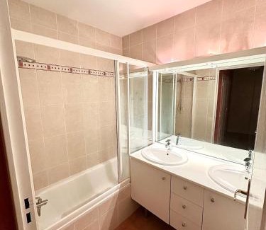 Vetraz-Monthoux Apartamento | Appartement vue sur le Chateau