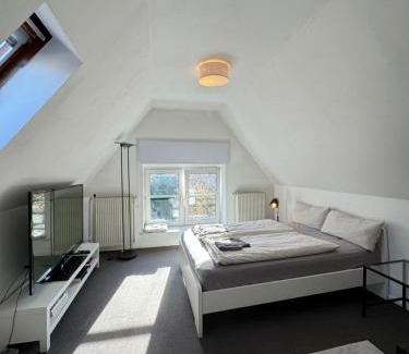 Westend Apartamento | Appartment im DG Berlin/5 min zur Messe
