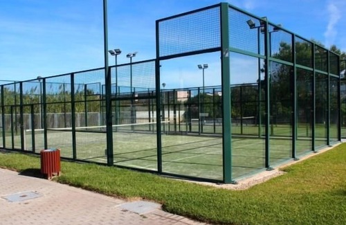Les Deveses Apartamento | Apartamento de dos dormitorios en urbanización con pista padel.