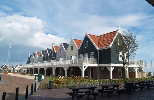 Uitdam Casa | Appartment with 5 bedrooms, 2 bathrooms and a terrace