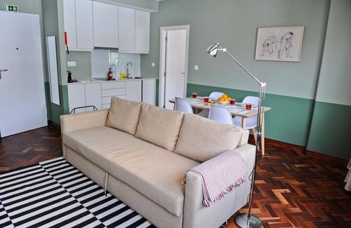 Santo Antonio Apartamento | Apperol Lisbon Escape - by Misha s Place 2A