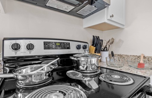 Fredericksburg Cabina | Appian Way Monte Carlo 1 Bedroom Cabin by RedAwning