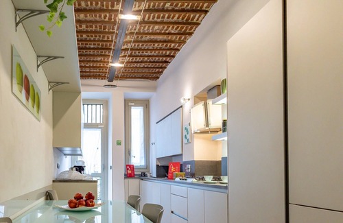 Roman Quarter Apartamento | Apple House al Duomo by Wonderful Italy
