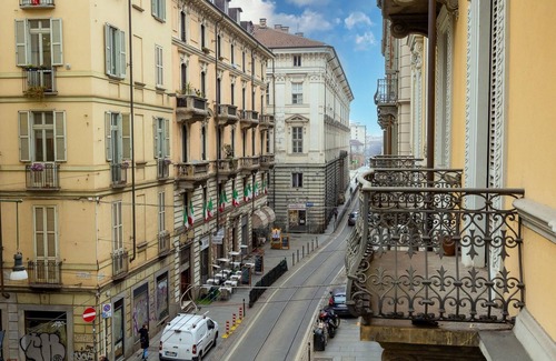 Roman Quarter Apartamento | Apple House al Duomo by Wonderful Italy