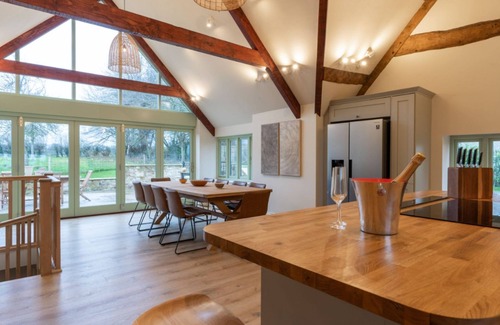 Ilminster Cabaña | Apple Loft - Beautiful Somerset cottage, sleeps 13 guests in 6 bedrooms