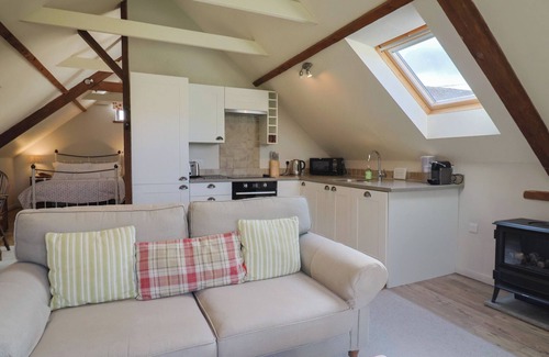 Honiton Cabaña | APPLE LOFT, romantic, character holiday cottage in Upottery