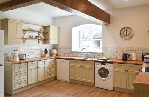 Middlewich Casa | Apple Tree Barn- Uk40791