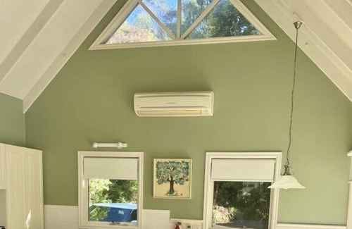 Apollo Bay Cabaña | Apple Tree Cottage - Couples Retreat
