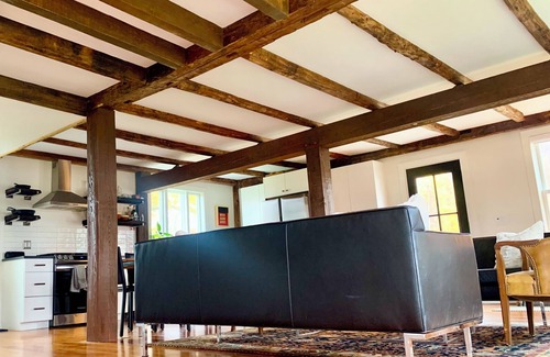 Warren Otro | Apple Tree Farmhouse in Warren, Vermont