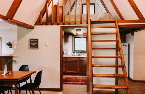 Logan Chalet De Esquí | Acogedor marco en A con bañera de hidromasaje