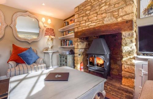 Bourton Casa | Appletree Cottage