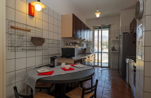 Intra Apartamento | Approx. 180 m² 4½-room penthouse apartment with 2 large balconies