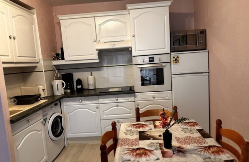 Lamalou-les-Bains Apartamento | Se alquila apartamento 2 ch 4-6 pers. En la planta baja - 10 minutos a pie de los baños termales.