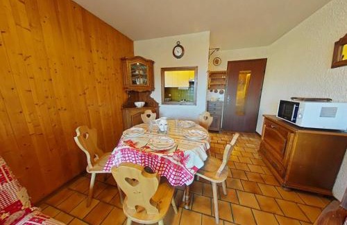 Le Grand-Bornand Apartamento | Appt cosy 3 pièces avec cheminée, proche télécabine - FR-1-241-42
