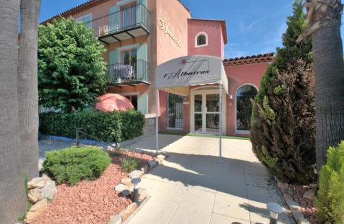 Mouans-Sartoux Apartamento | Appt Studio avec Balcon Parking privé, Piscine, proche Golf St Donat