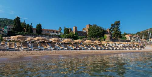 Mandelieu-La-Napoule Apartamento | Appt T2 refait à neuf - vue mer dans résidence avec piscine