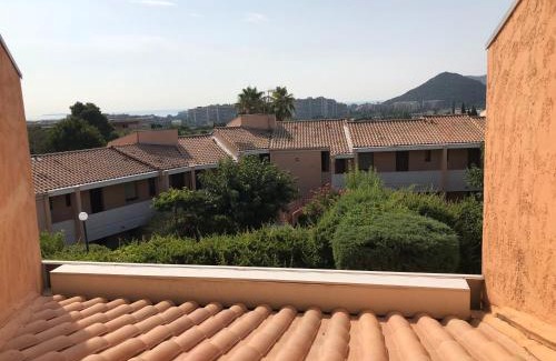 Mandelieu-La-Napoule Apartamento | Appt T2 refait à neuf - vue mer dans résidence avec piscine