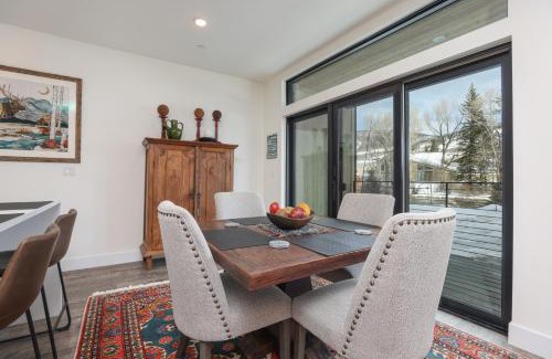 Silverthorne Casa | Après Shores Condo: Upscale Riverfront Retreat
