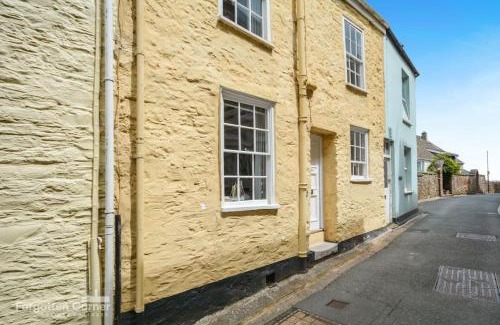 Kingsand Casa | April Cottage, Cawsand - Beach front