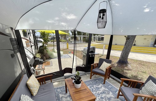 Iona Complejo | April special rates! Cozy home w/ pool minutes from beaches, shopping & dining!