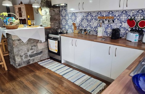 Algarvia Cabaña | Aproveite Para Disfrutar Todo o Conforto e Sossego Numa Casa Típica dos Açores