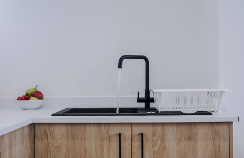 Trafford Apartamento | Apt 1 Causeway · Modern Apartment | Pass the Keys