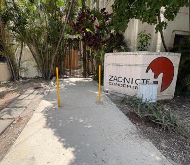 Centro de Cancún Apartamento | Apt 1 Min to Hotel Zone Pool Free Parking
