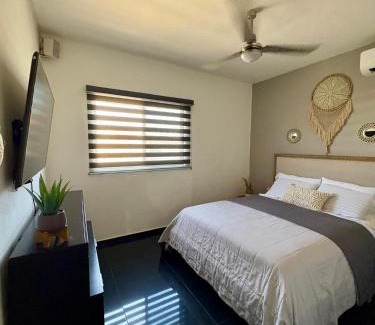 Centro de Cancún Apartamento | Apt 1 Min to Hotel Zone Pool Free Parking