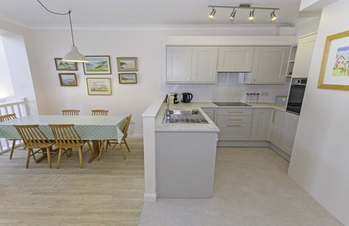 Putsborough Apartamento | Apt 16, Seaviews, Slps 5 | Indoor Heated Pool