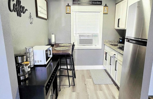 Baytown Apartamento | APT#2 Quiet comfortable place near chemical plants