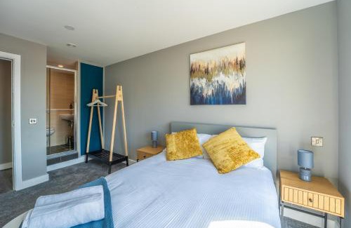 The Docks Apartamento | Apt 21 - Modern 2-Bedroom Gem