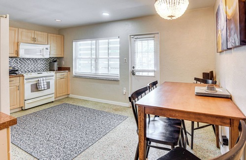 Holly Hill Apartamento | Apt 3 Mi to Beach & Daytona Boardwalk Amusements!