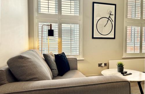 Trafford Apartamento | Apt 4, 10 Kingsway in a stylish Georgian Building