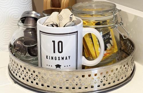 Trafford Apartamento | Apt 4, 10 Kingsway in a stylish Georgian Building