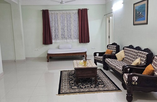 Toli Chowki Apartamento | APT 4 Spacious 3-bedroom apartment with WiFi, AC in delightful Hyderabad